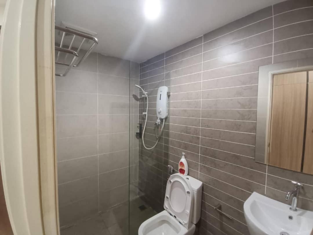 Infinity Pool II Kozi Square Kuching Apartment Exterior photo